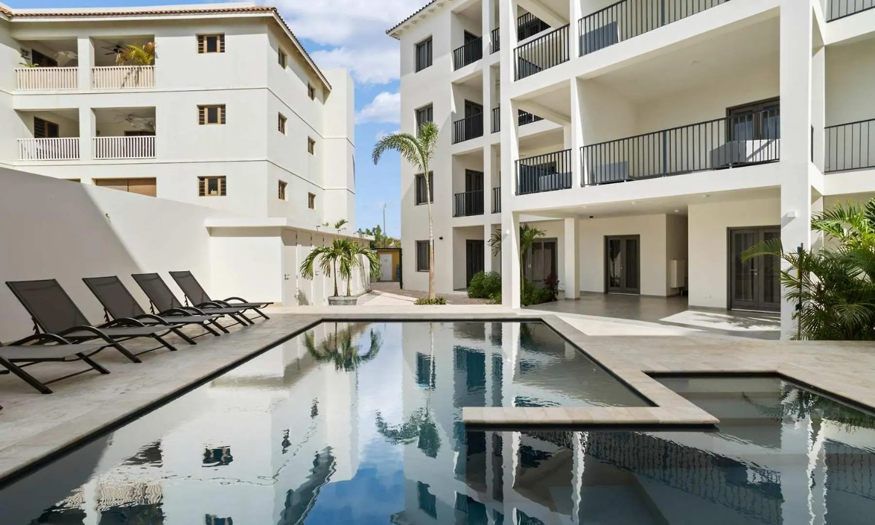 Bonaire Beach Apartment 10 With Communal Pool And Diving Facilities クラレンダイク